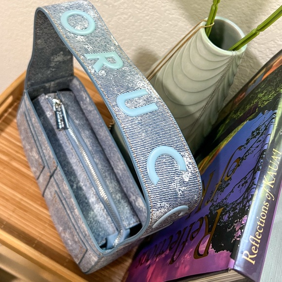 FIORUCCI Logo Light Vintage Shoulder Bag - Picture 10 of 16